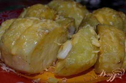 Картофель, запеченный с чесноком