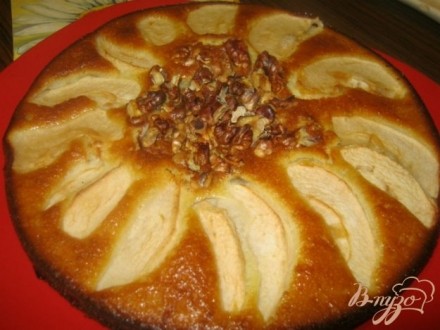 Яблочно-ореховый пирог Цветок