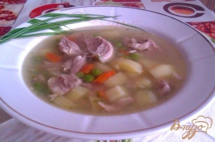 Картофельный суп со свининой и зеленым горошком