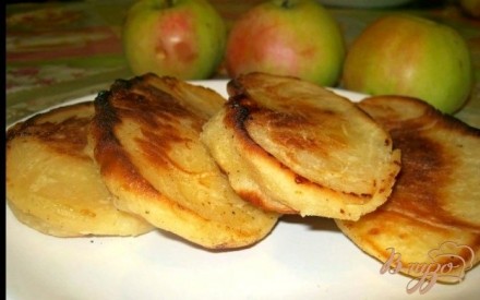 Жареные пирожки с яблоками на кефирном тесте