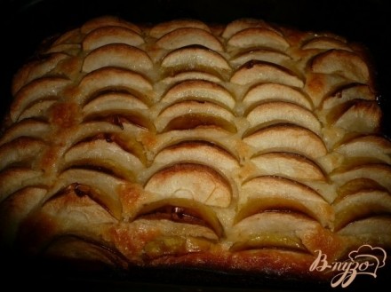 Пышный яблочный пирог