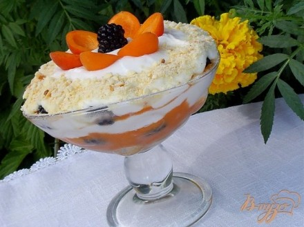 Десерт с абрикосами и ежевикой По мотивам тирамису