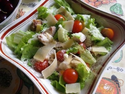 Салат из стерляди с овощами