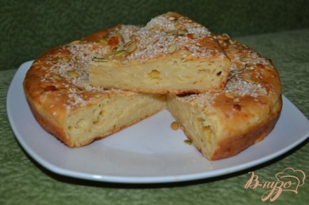Сливочно-сырный пирог с кунжутом