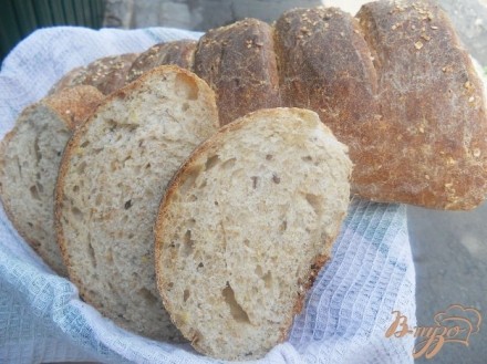 Цельнозерновой хлеб с отрубями на хлебной закваске