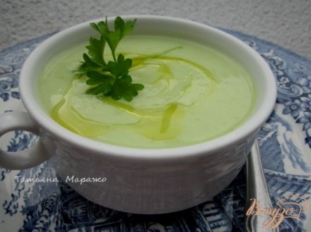 Суп-пюре из цветной капусты с зеленым горошком и Моцареллой