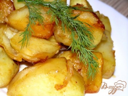 Запеченный картофель с чесноком и паприкой