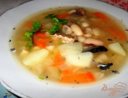 Суп из белой фасоли с рыбными консервами