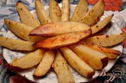 Пряный картофель дольками