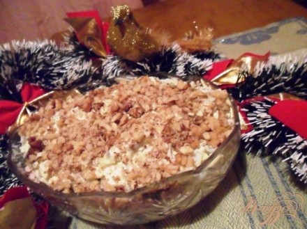Куриный салат с орехами Рождественский