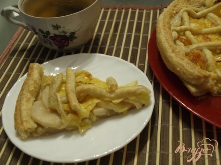 Сырный пирог с яблоками и тмином