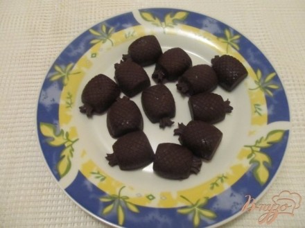 Шоколадные конфеты с черносливом