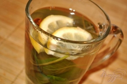 Мятный чай с лимоном и корицей