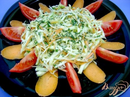 Овощной салат со свежим кабачком