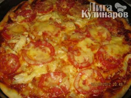Тонкая итальянская  пицца с томатами