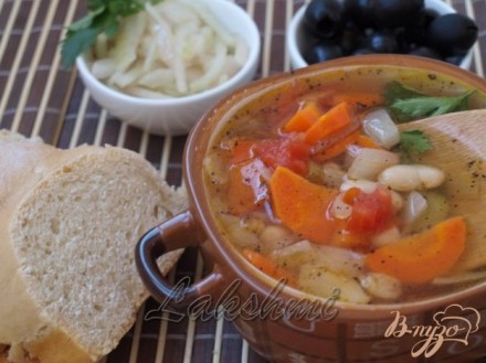 Фассолада - греческий фасолевый суп