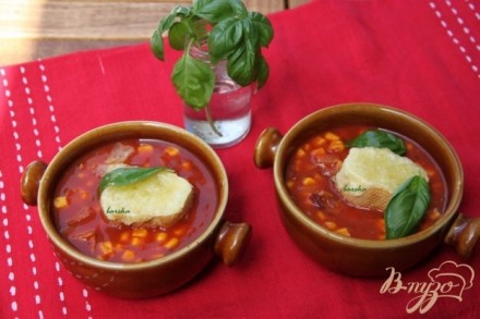 Быстрый томатный суп с кукурузой и беконом