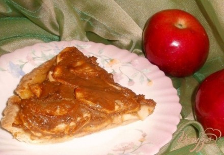 Яблочный пирог с вареным сгущенным молоком