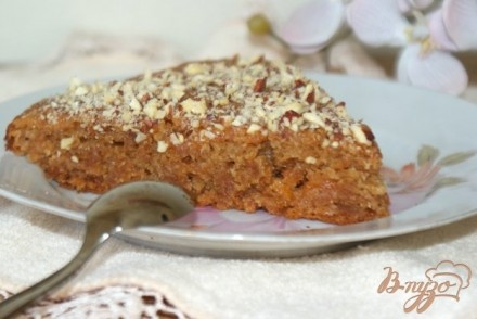 Абрикосовый пирог с лесными орешками