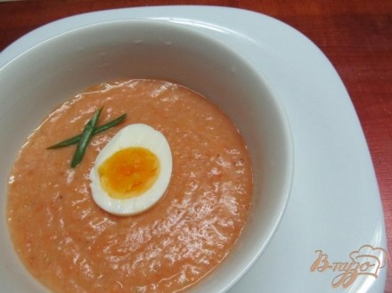 Томатный суп с яйцом