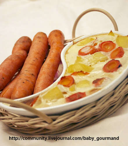 Картофельно-морковная запеканка в молочном соусе.