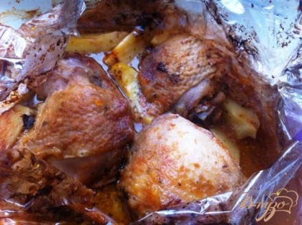 Куриные бедра в горчичном маринаде запеченные  с картофелем